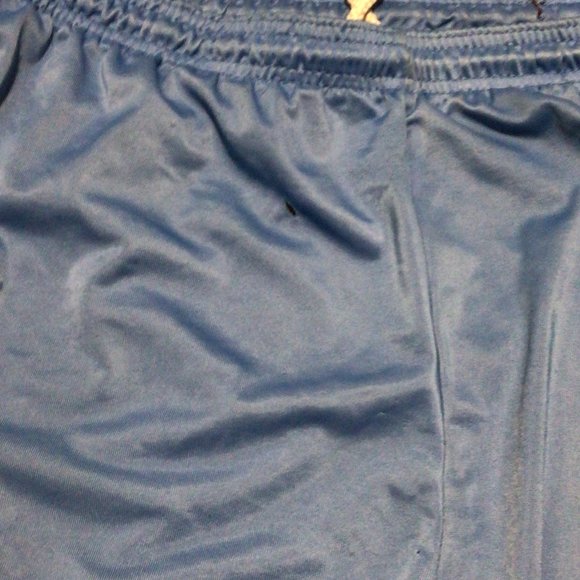 Pair of shorts light blue size approximately 42 waist Tarheals team no inner tag - Picture 7 of 7